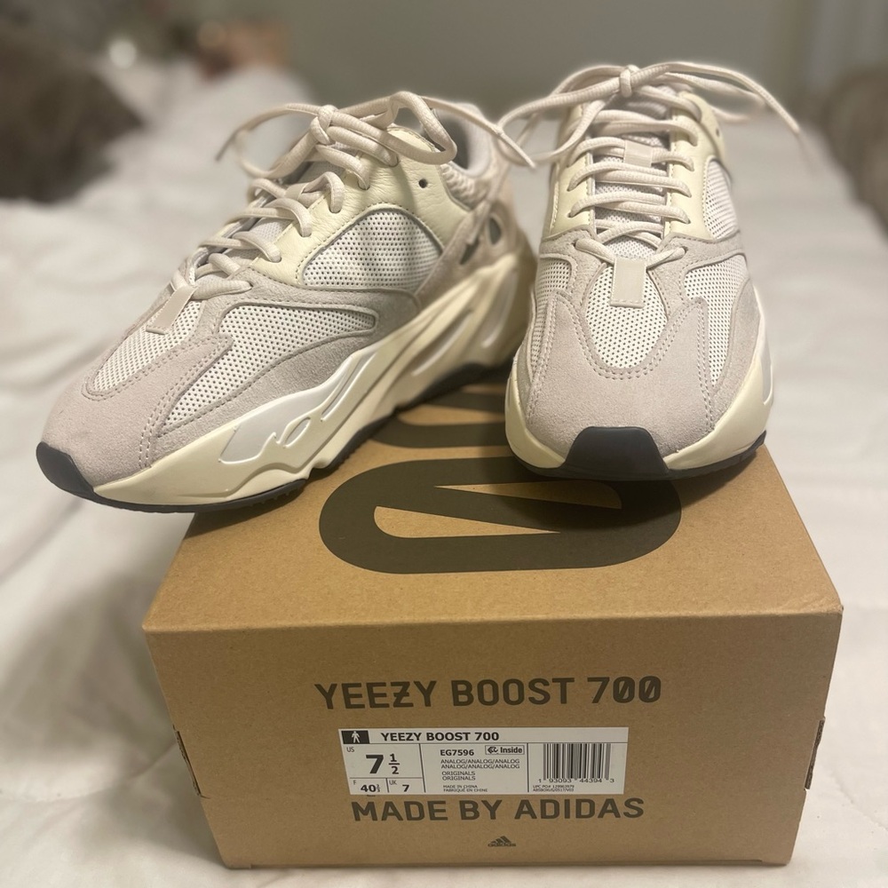 Adidas Yeezy Boost 700 (Analog) Sneakers NWT - Picture 3 of 7